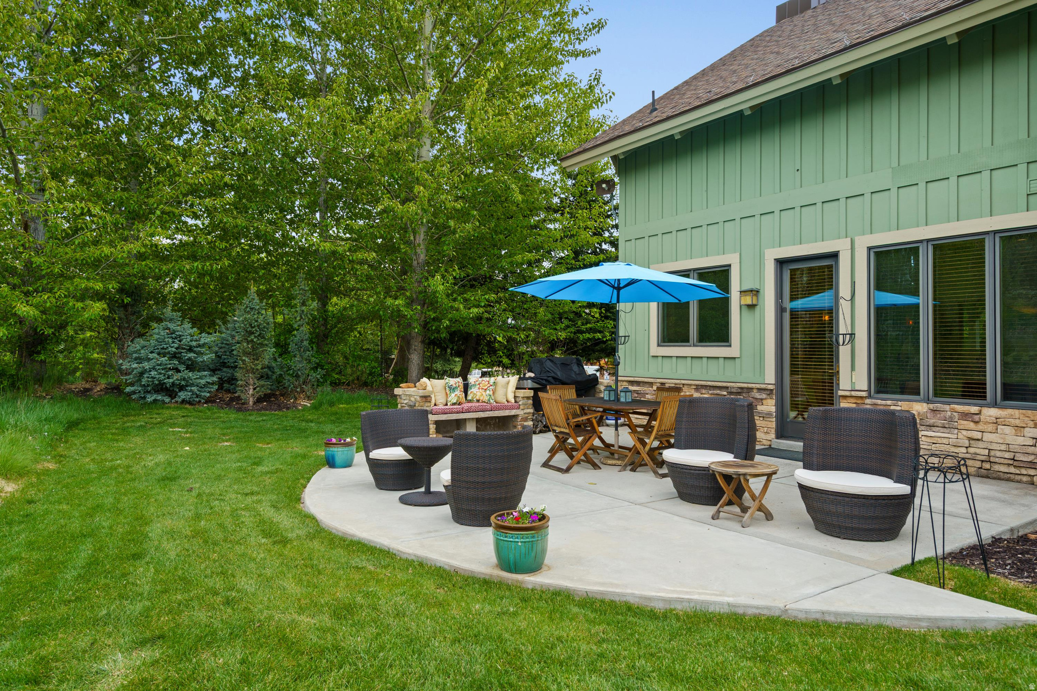 TRAPPERS RIDGE - Residential