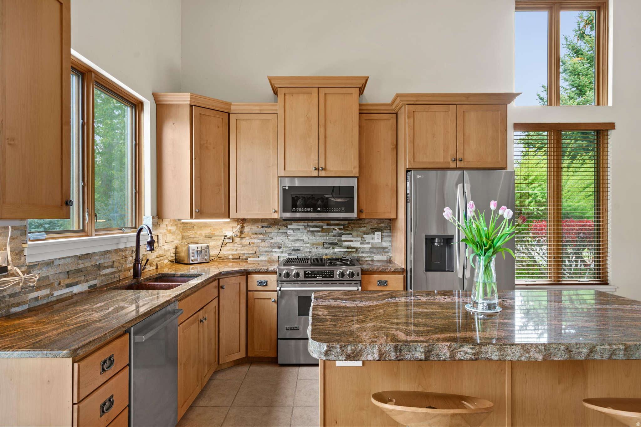 TRAPPERS RIDGE - Residential