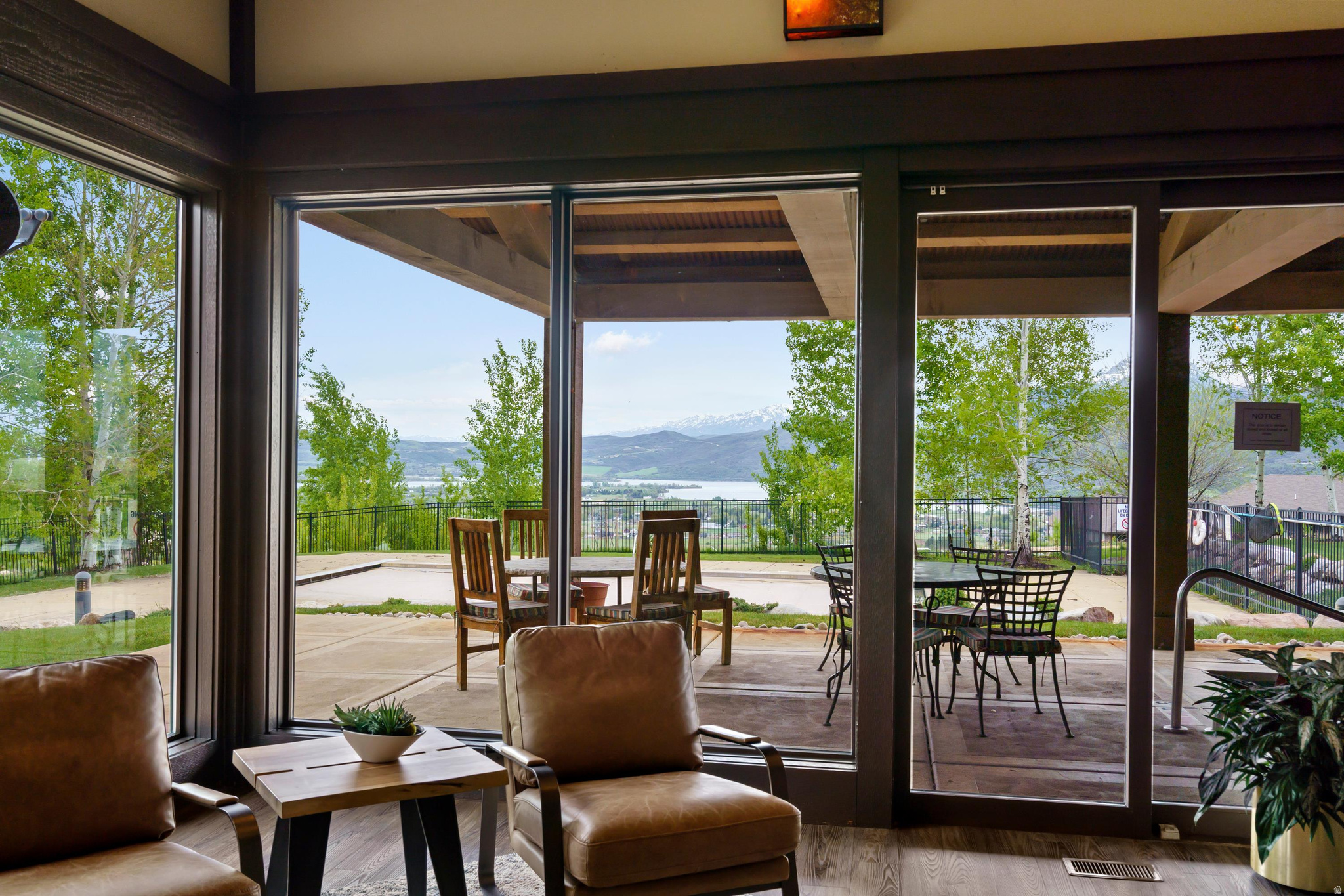 TRAPPERS RIDGE - Residential