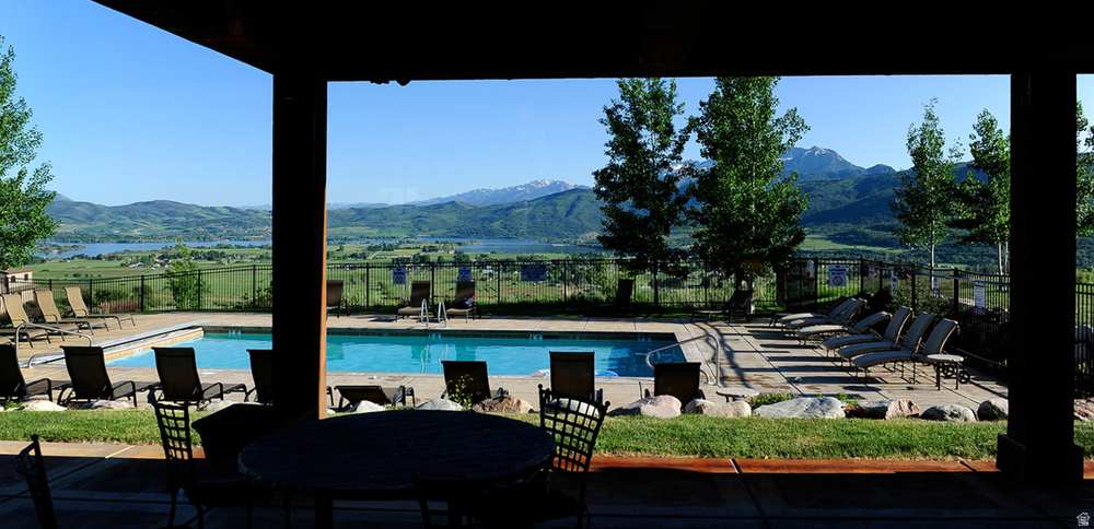 TRAPPERS RIDGE - Residential