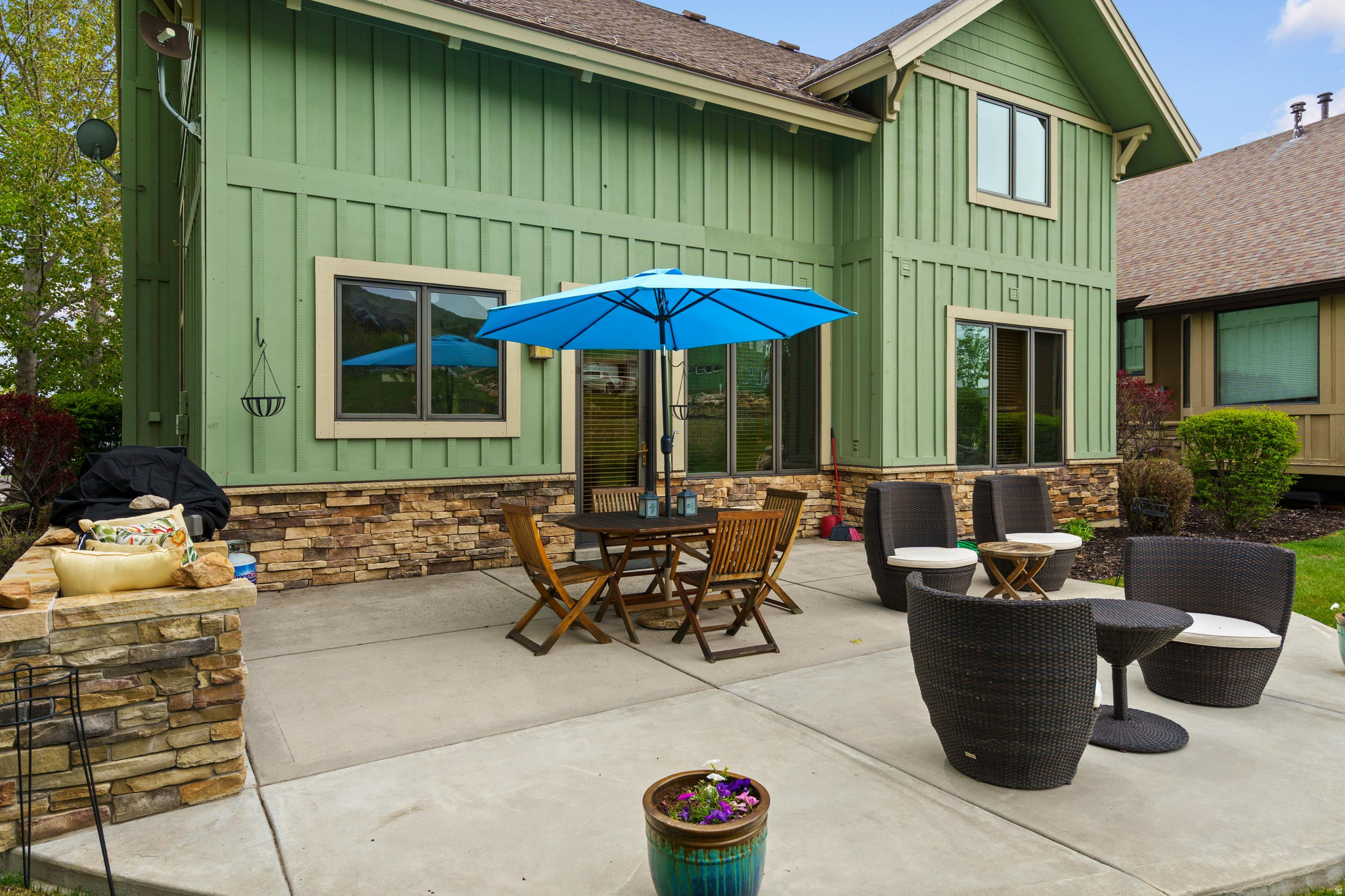 TRAPPERS RIDGE - Residential