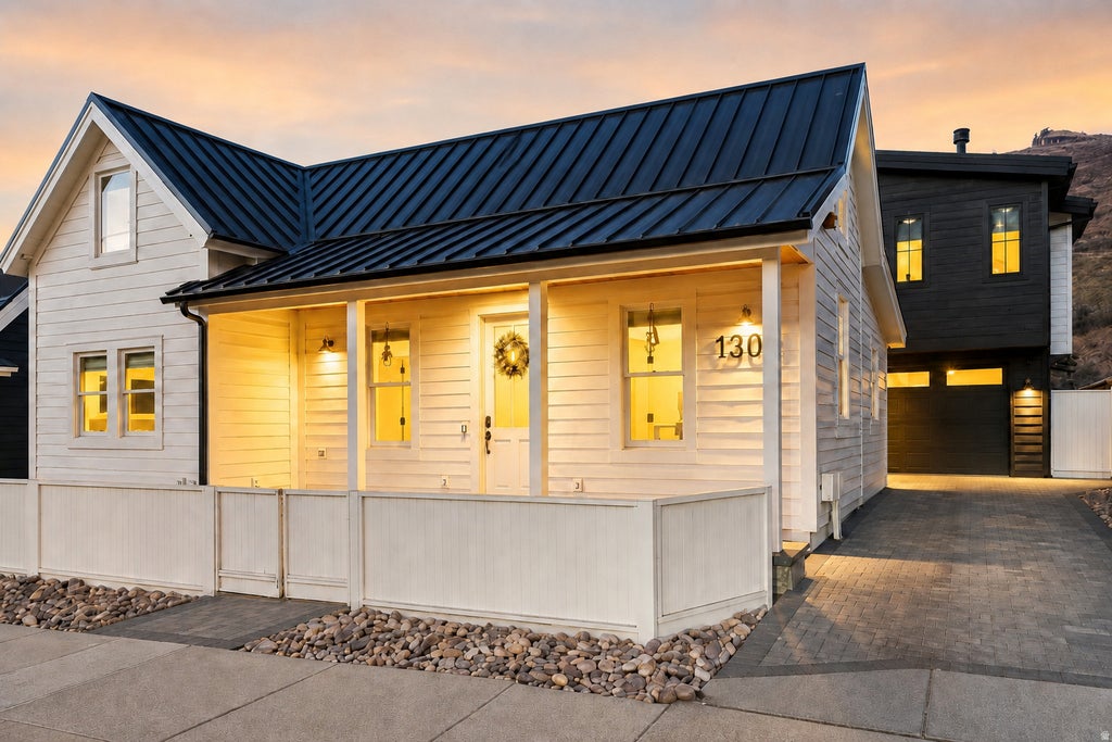 Photo of 1304 PARK AVE, Park City, UT 84060 (MLS # 2182332)