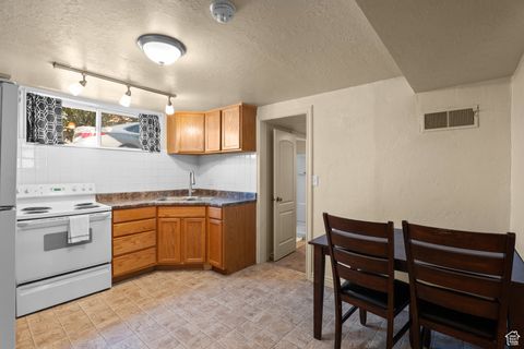 Tiny photo for 150 N 100 E, Payson, UT 84651 (MLS # 2114776)