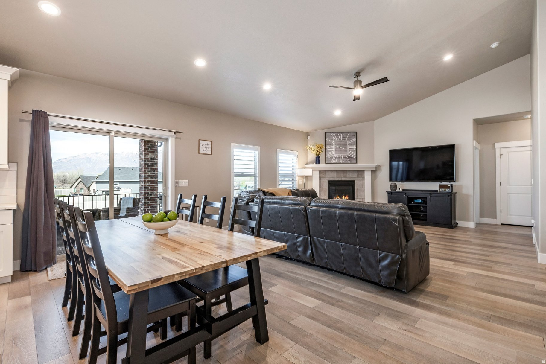 MORRIS MEADOWS - Residential