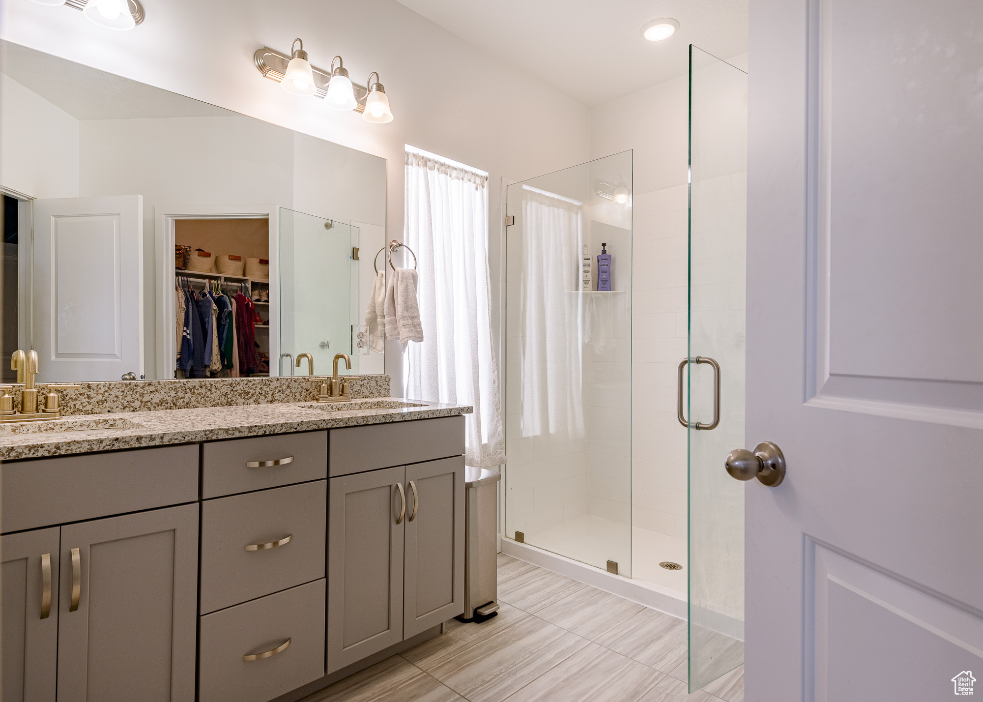 RIDGEVIEW - Residential