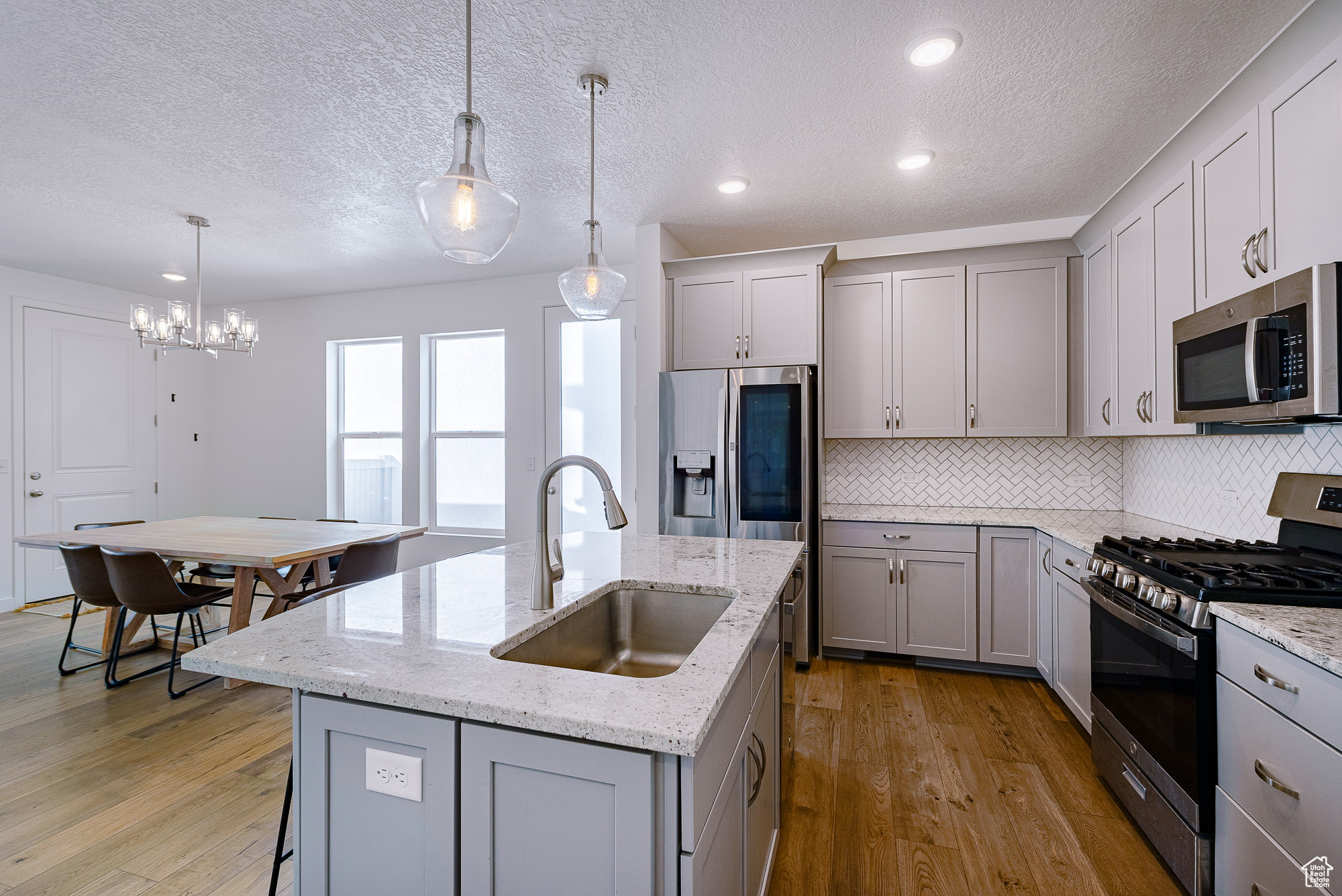 RIDGEVIEW - Residential
