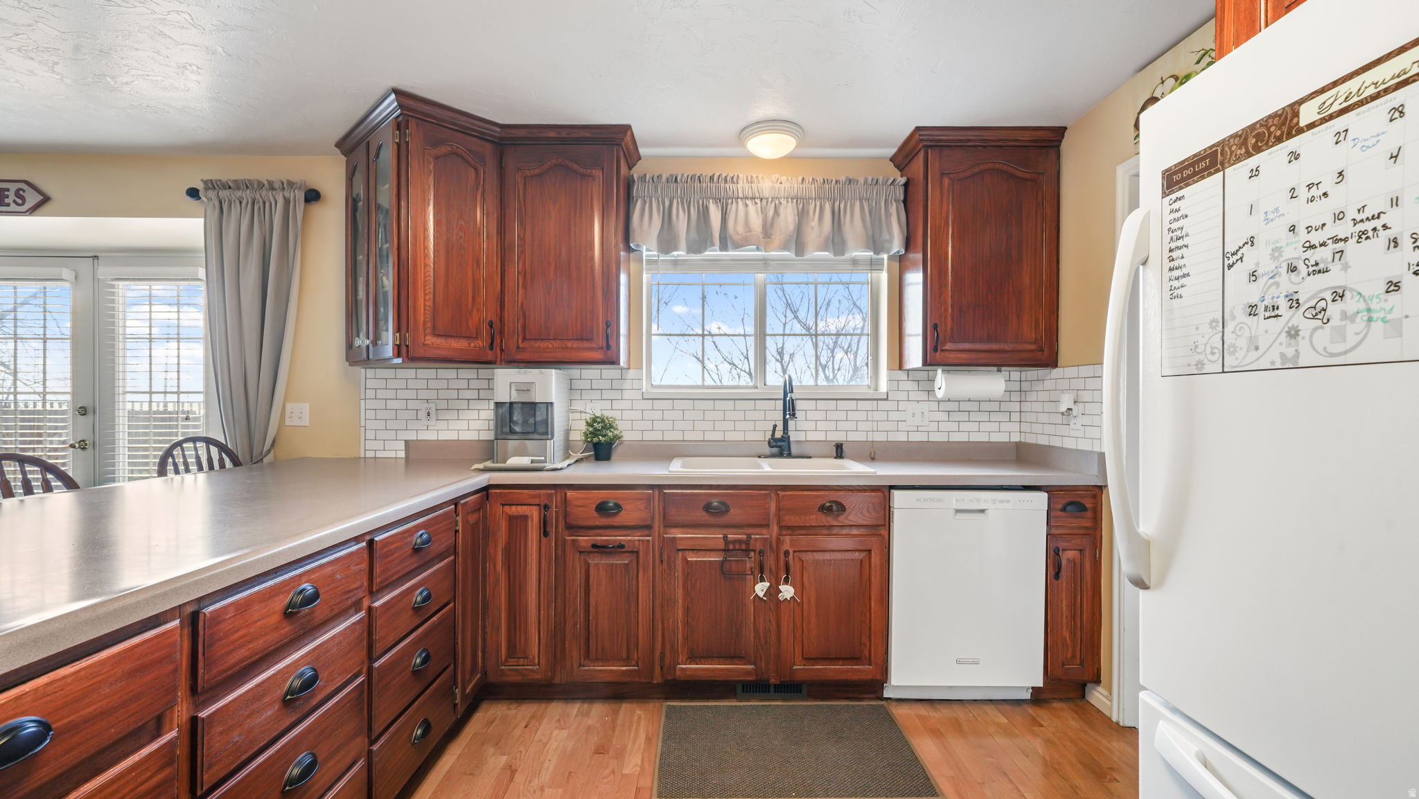 CEDAR COVE - Residential