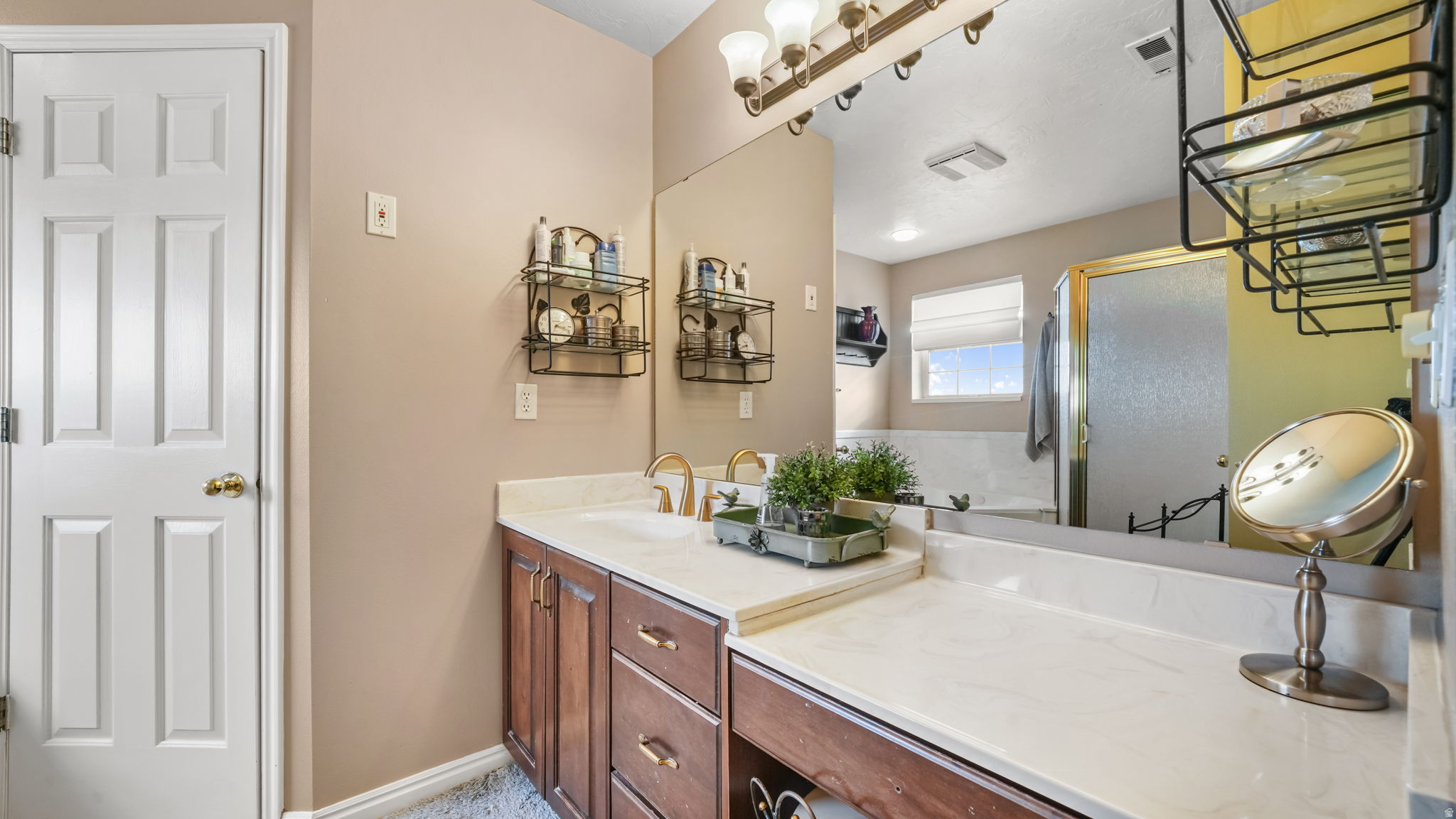 CEDAR COVE - Residential