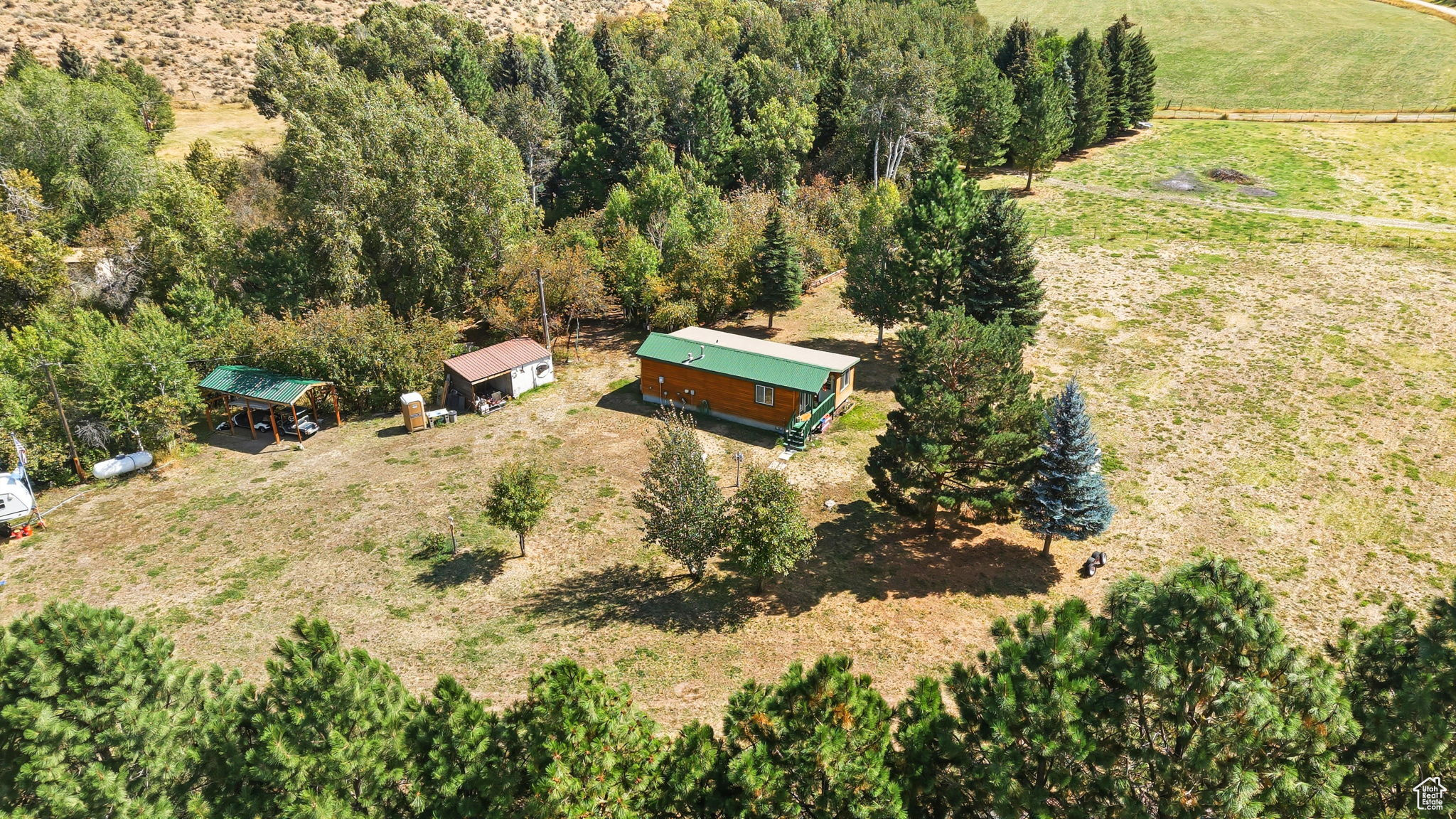 FRONTIER ESTATE - Land