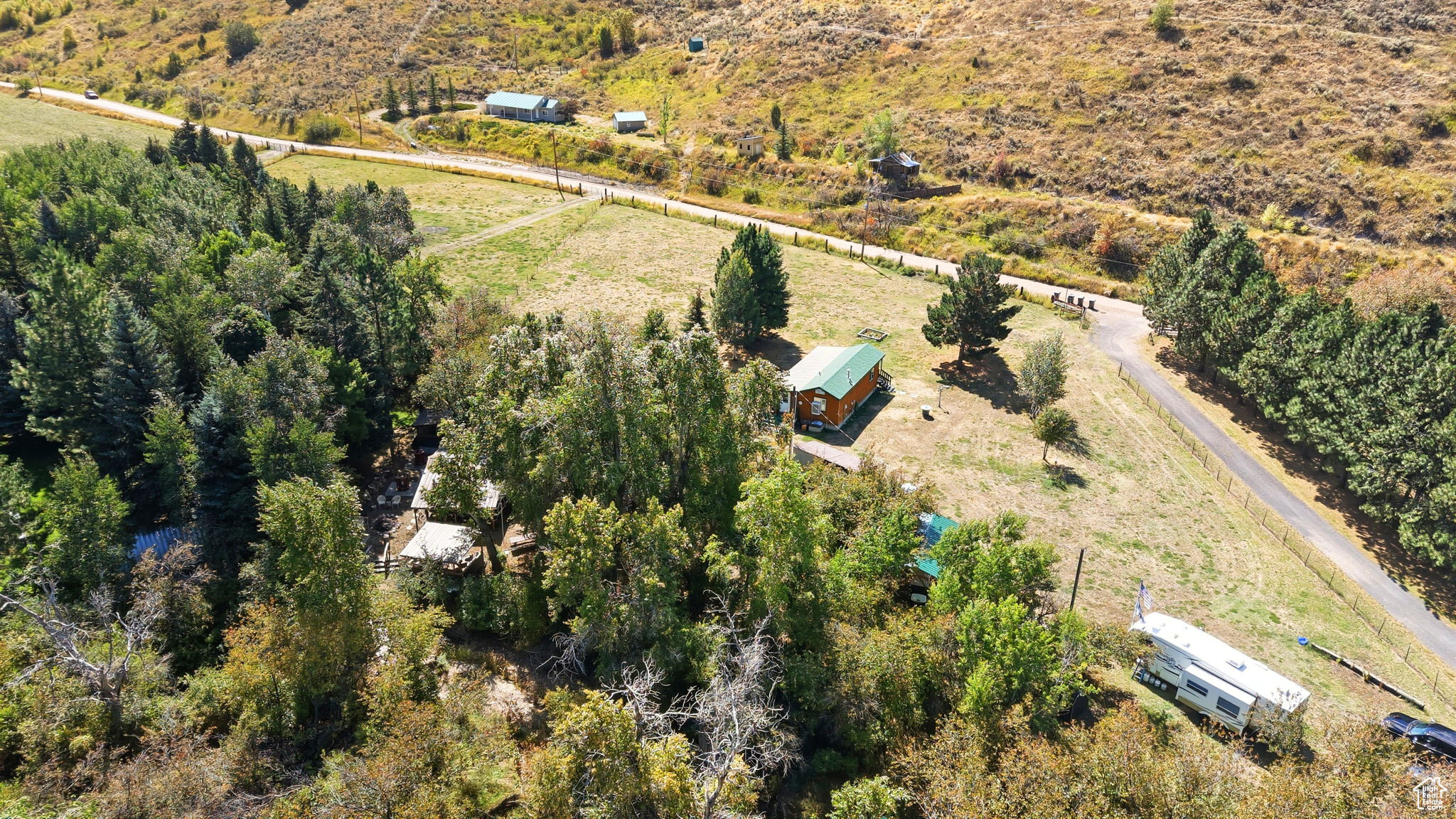 FRONTIER ESTATE - Land