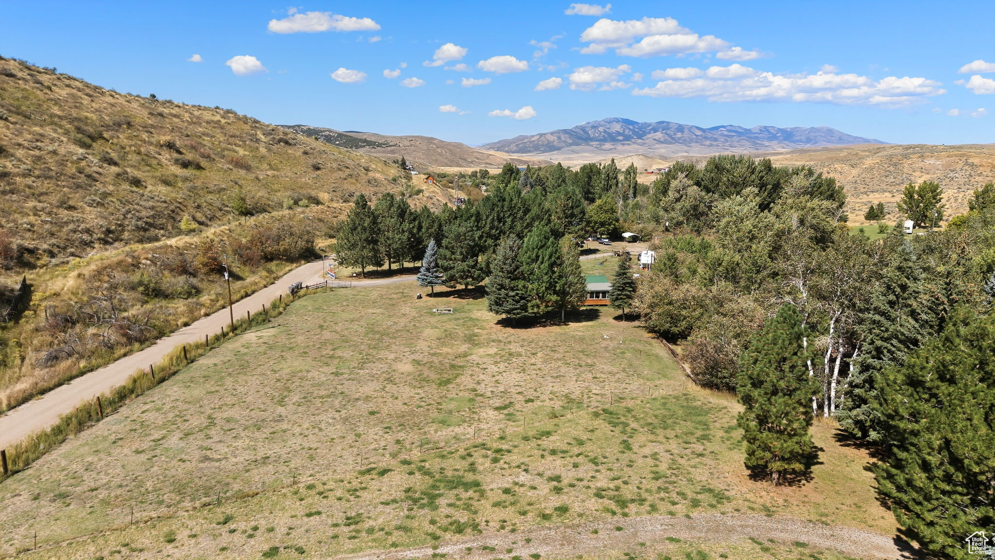 FRONTIER ESTATE - Land