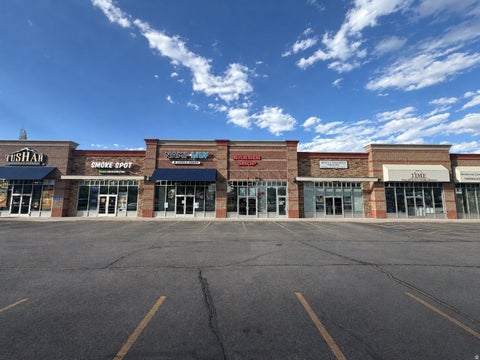 Tiny photo for 1072 W SOUTH JORDAN PKWY #B, South Jordan, UT 84095 (MLS # 2180180)