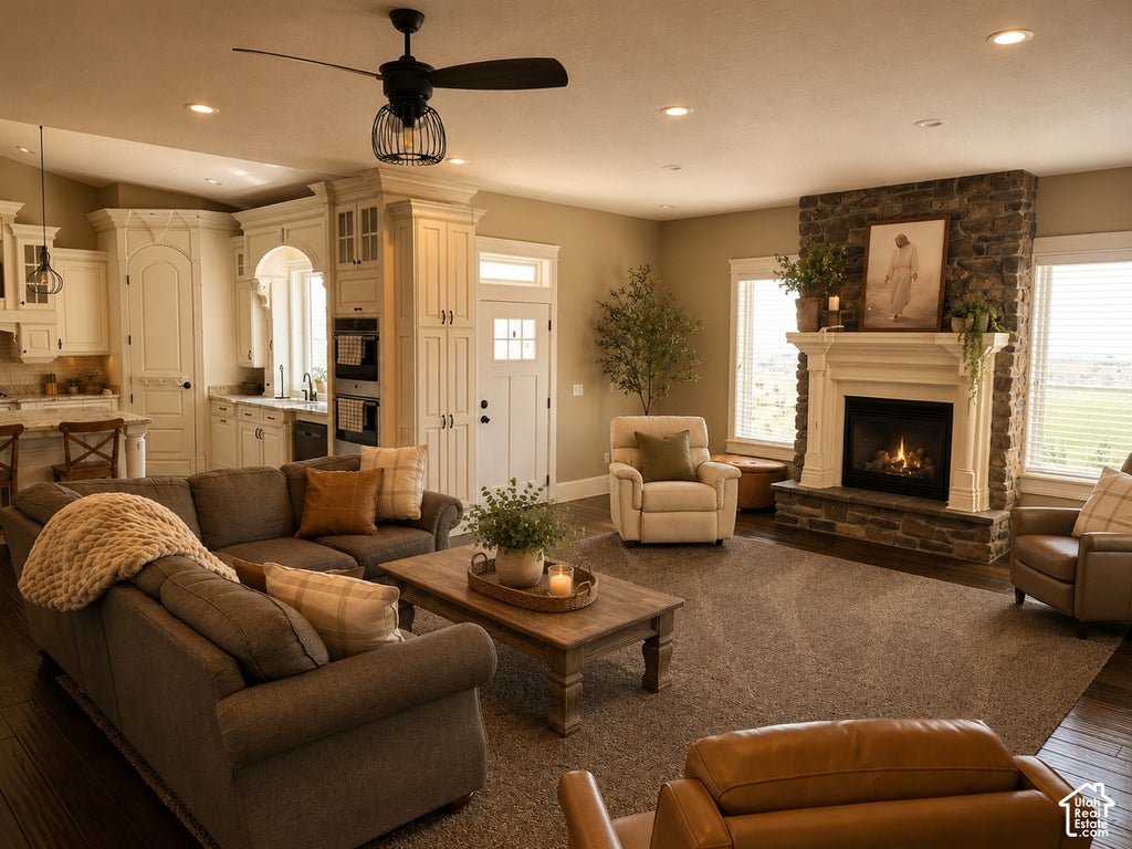 Photo of 151 S PARK RIDGE DR W, Roosevelt, UT 84066 (MLS # 2188593)