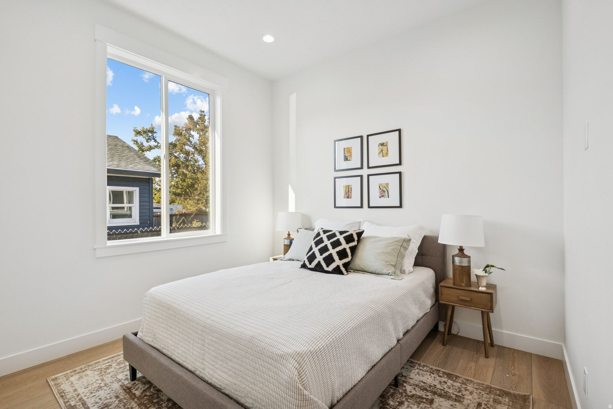 OAKLEY - Residential