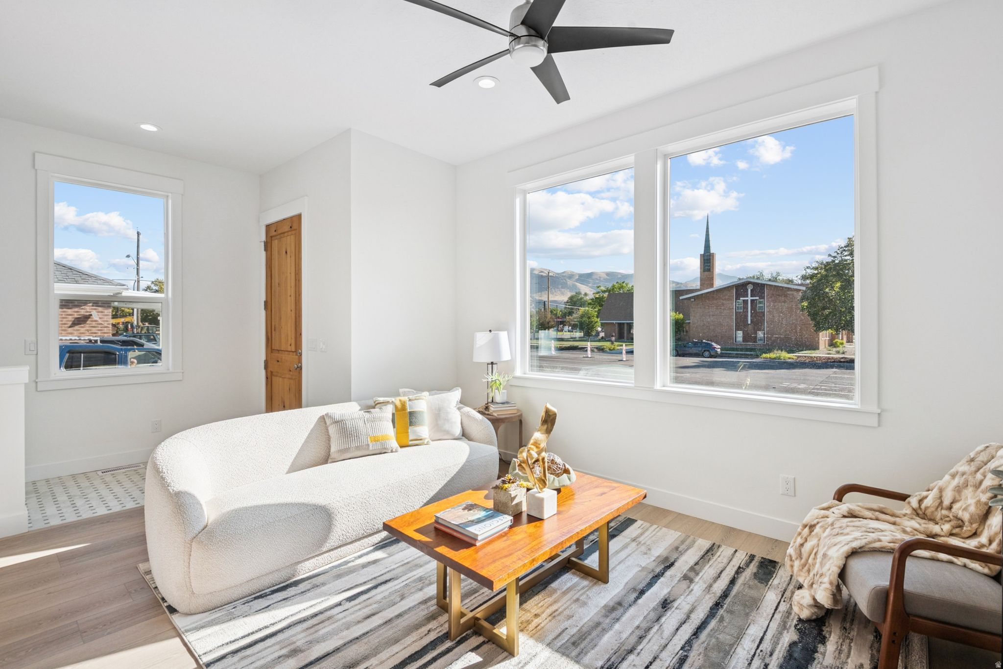 OAKLEY - Residential