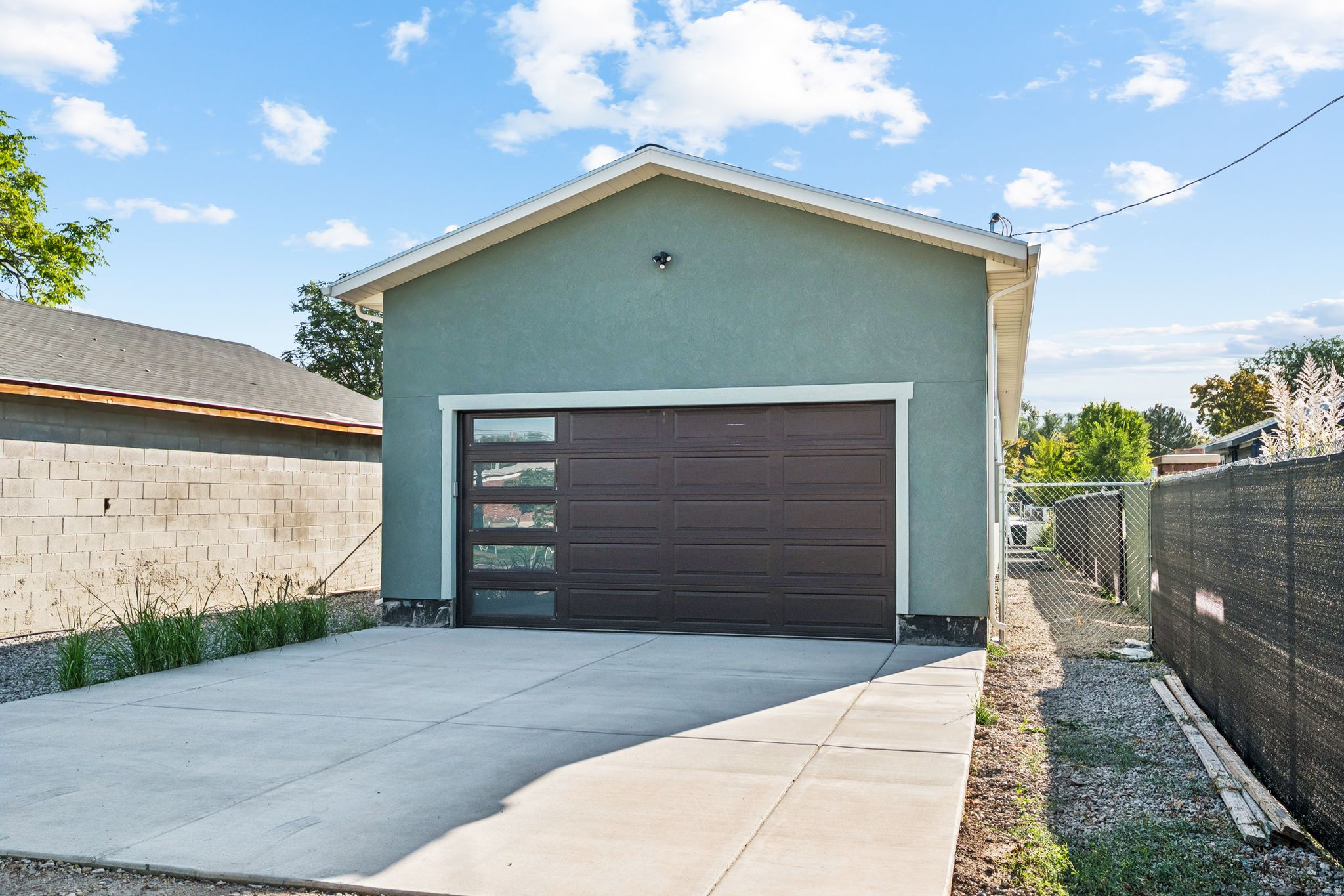 OAKLEY - Residential