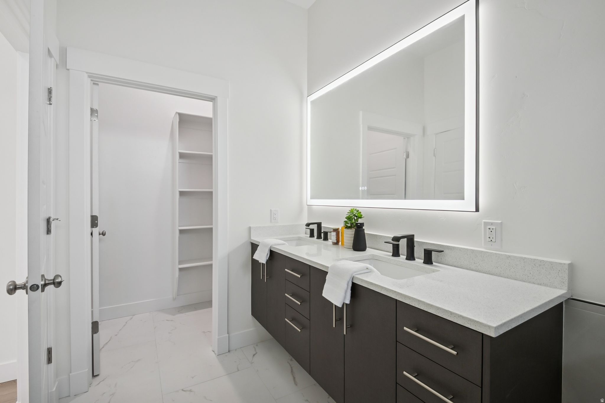 OAKLEY - Residential