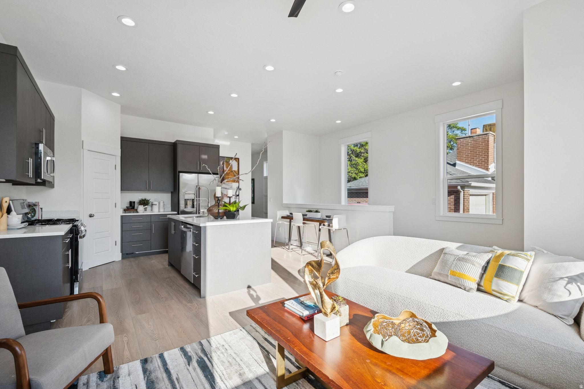 OAKLEY - Residential