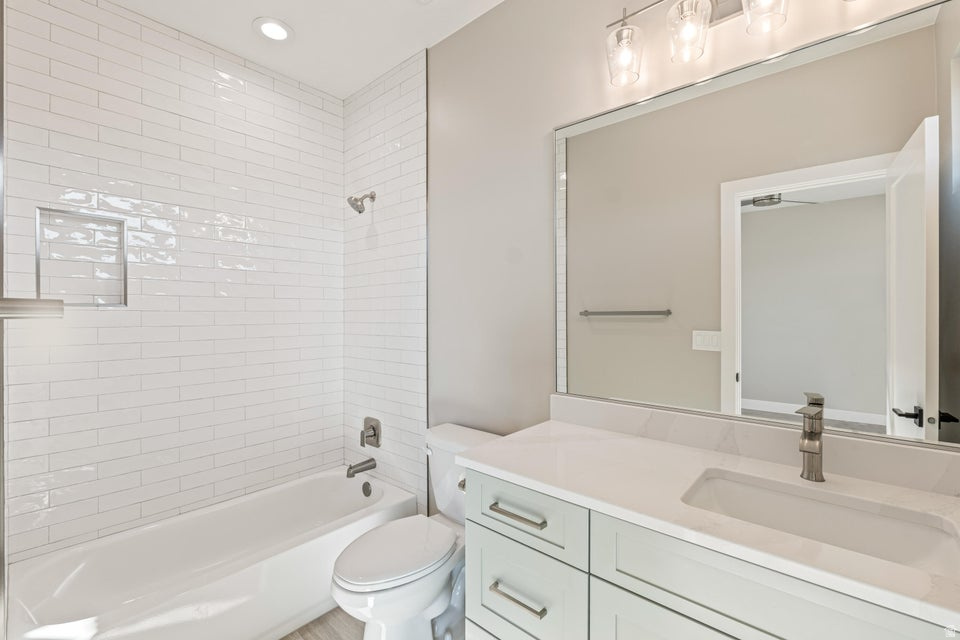 SUNSET RIDGE 3 AMD - Residential