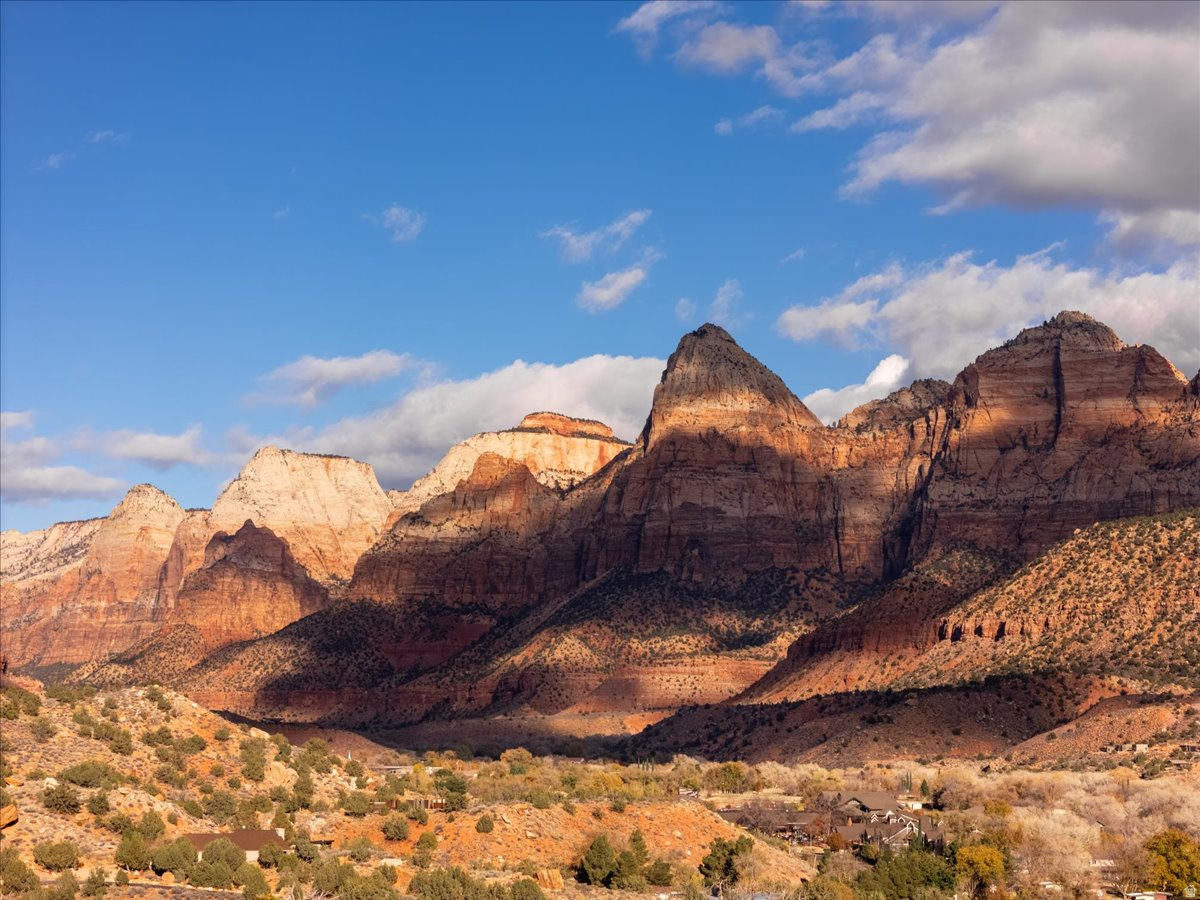 SPRINGDALE TOWNSITE - Land