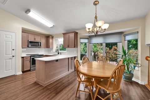 Tiny photo for 1552 N 200 W, Bountiful, UT 84010 (MLS # 2121085)