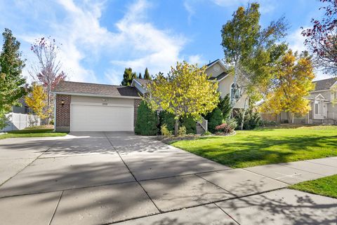 Tiny photo for 1552 N 200 W, Bountiful, UT 84010 (MLS # 2121085)