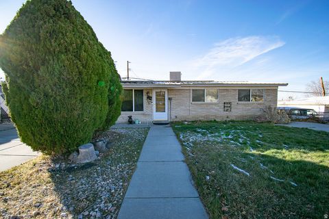Tiny photo for 347 ANTELOPE AVE, Tooele, UT 84074 (MLS # 2132438)