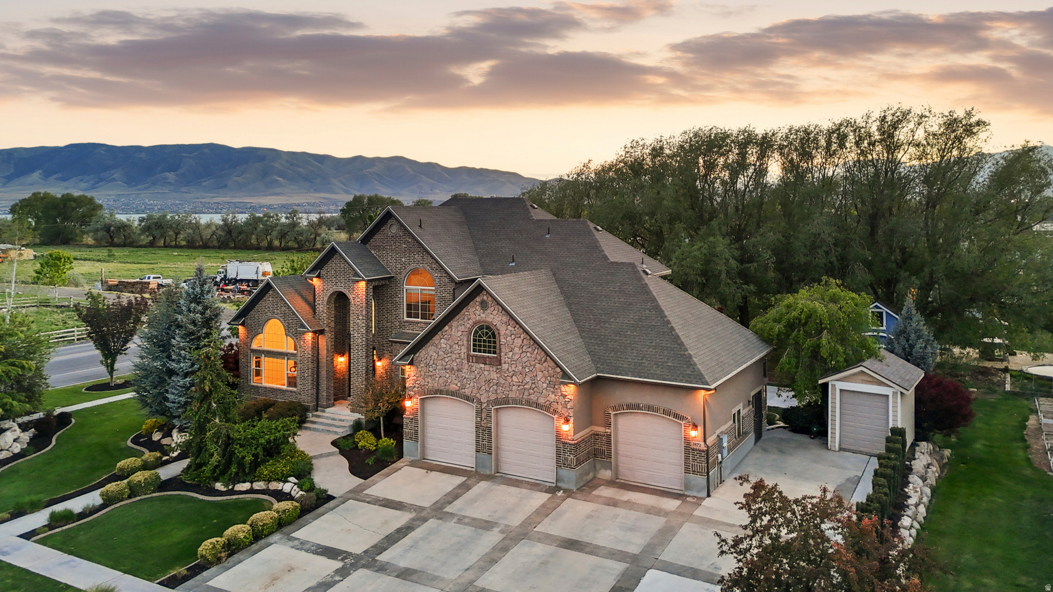 ANTHEM COUNTRY ESTAT - Residential