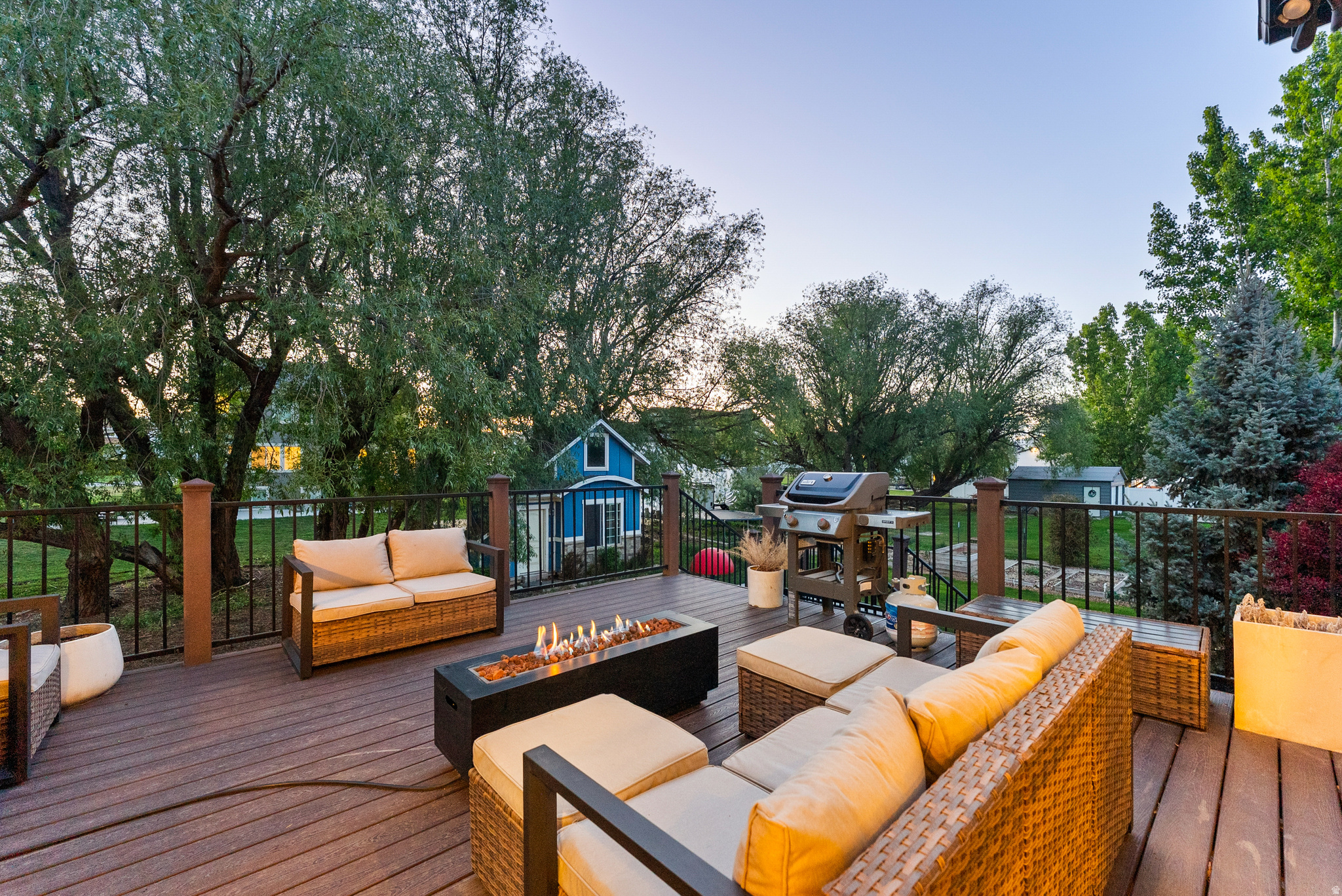ANTHEM COUNTRY ESTAT - Residential