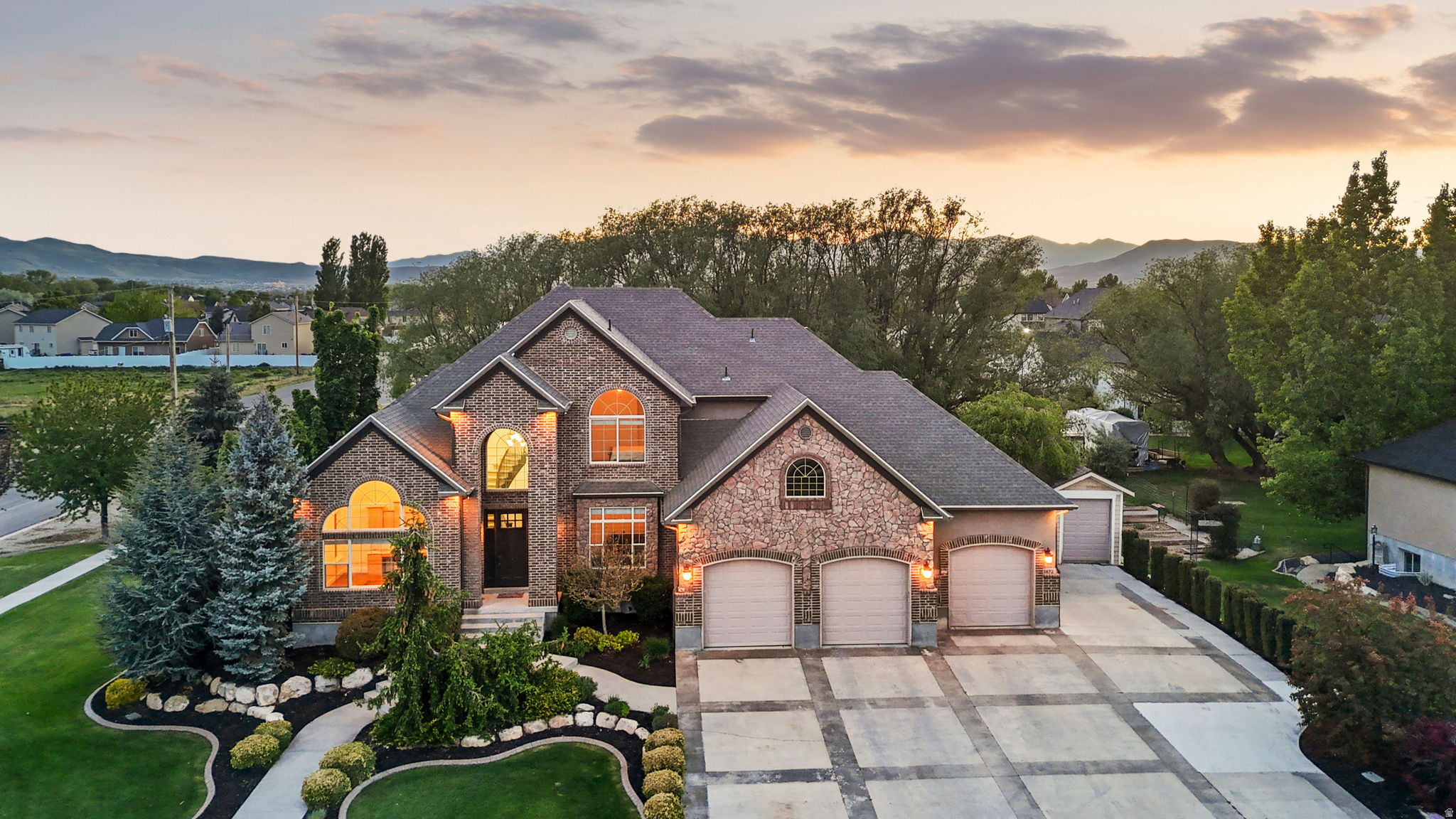 ANTHEM COUNTRY ESTAT - Residential