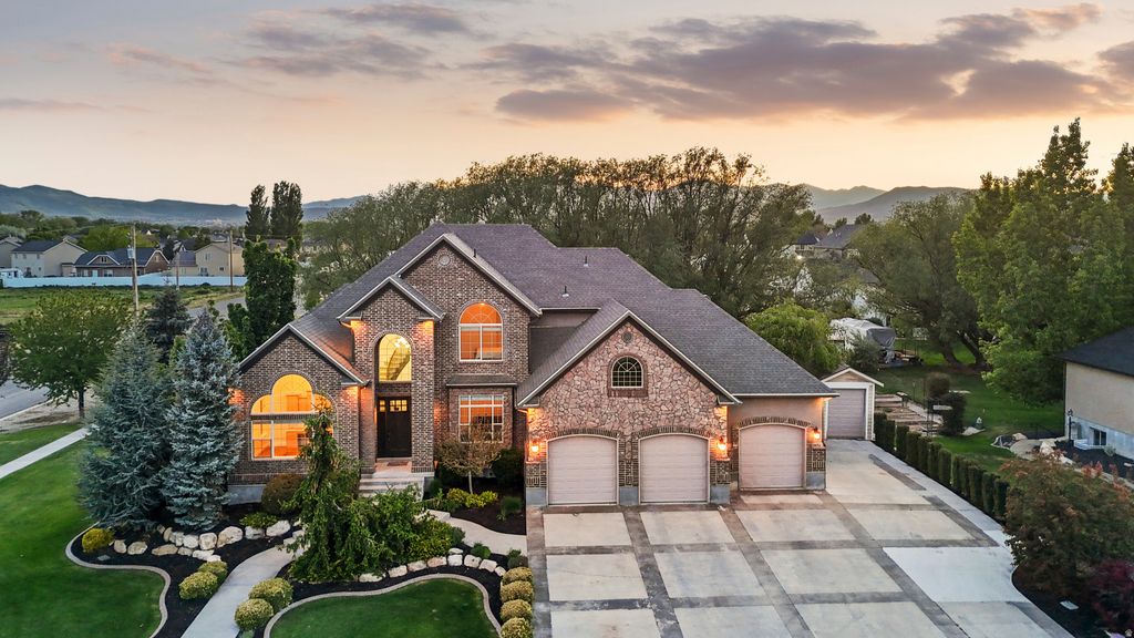 Photo of 1872 S COUNTRY LANE Ln W, Lehi, UT 84043 (MLS # 2156352)
