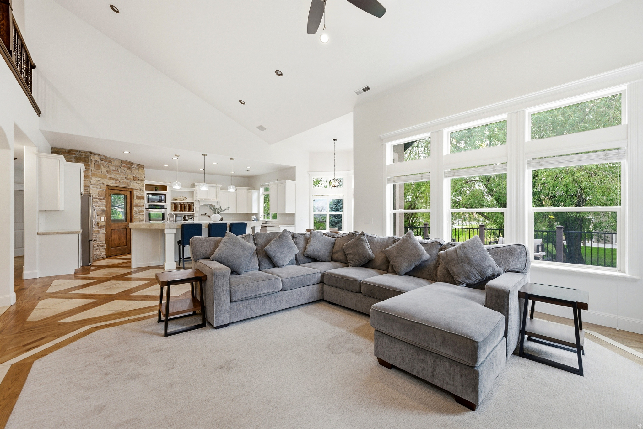 ANTHEM COUNTRY ESTAT - Residential