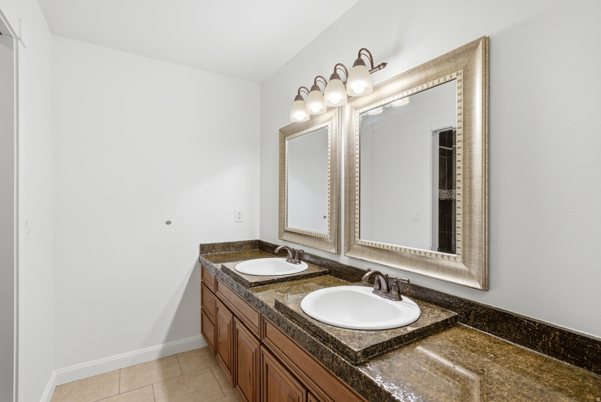 ANTHEM COUNTRY ESTAT - Residential