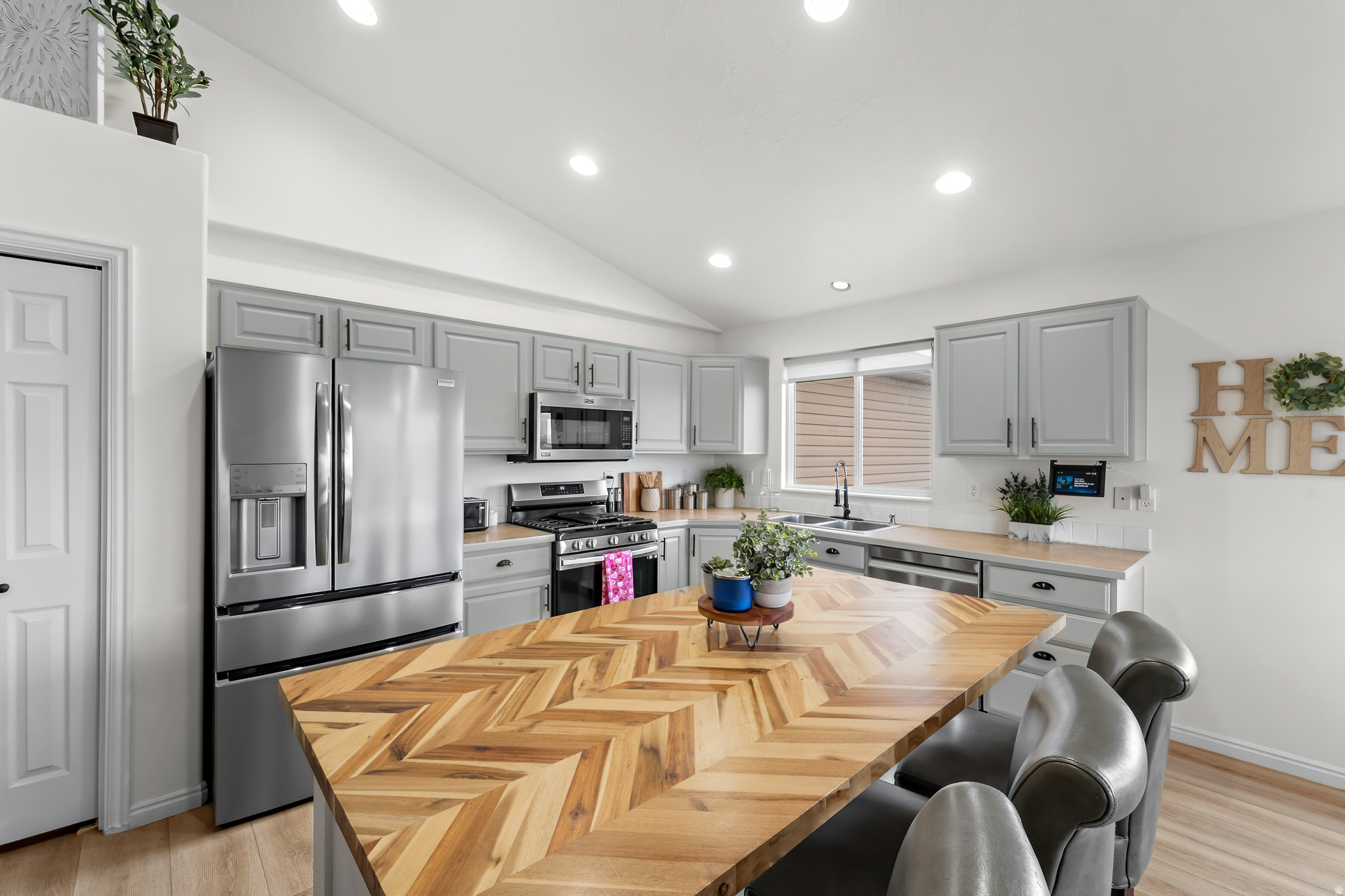 TUSCANY MEADOWS - Residential