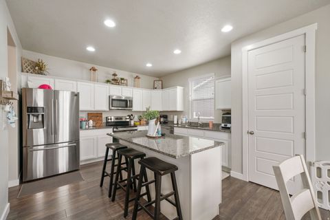 Tiny photo for 1895 N 925 E, North Ogden, UT 84414 (MLS # 2156505)