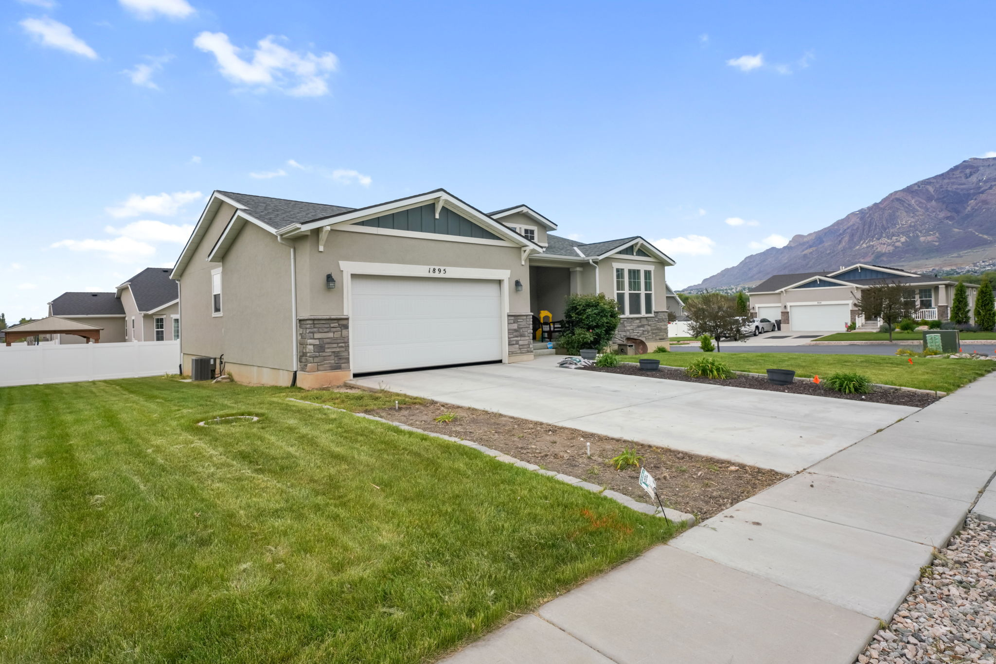WARD FARMS 210 - Residential