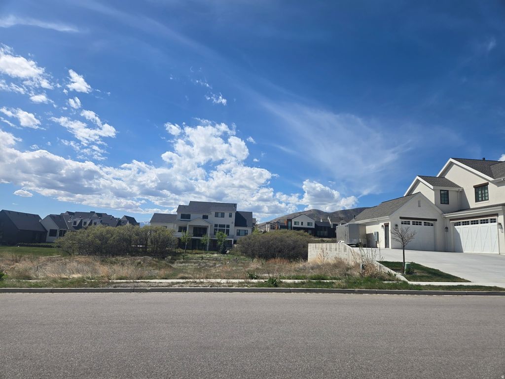 Photo of 11847 N SALTAIRE DR, Highland, UT 84003 (MLS # 2148732)