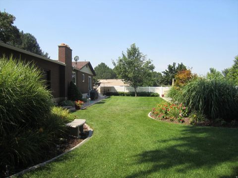 Tiny photo for 1033 E 825 N, Layton, UT 84040 (MLS # 2137433)