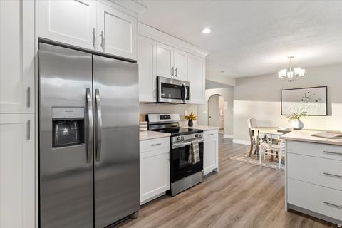 Tiny photo for 186 N 300 E, Clearfield, UT 84015 (MLS # 2131736)