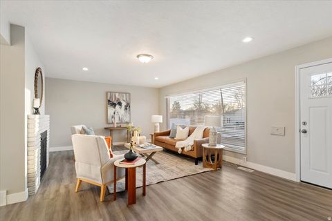 Tiny photo for 186 N 300 E, Clearfield, UT 84015 (MLS # 2131736)