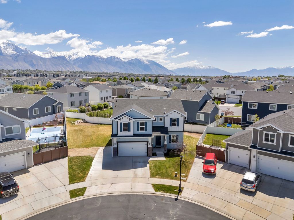 Photo of 304 E 330 N, Vineyard, UT 84059 (MLS # 2156136)