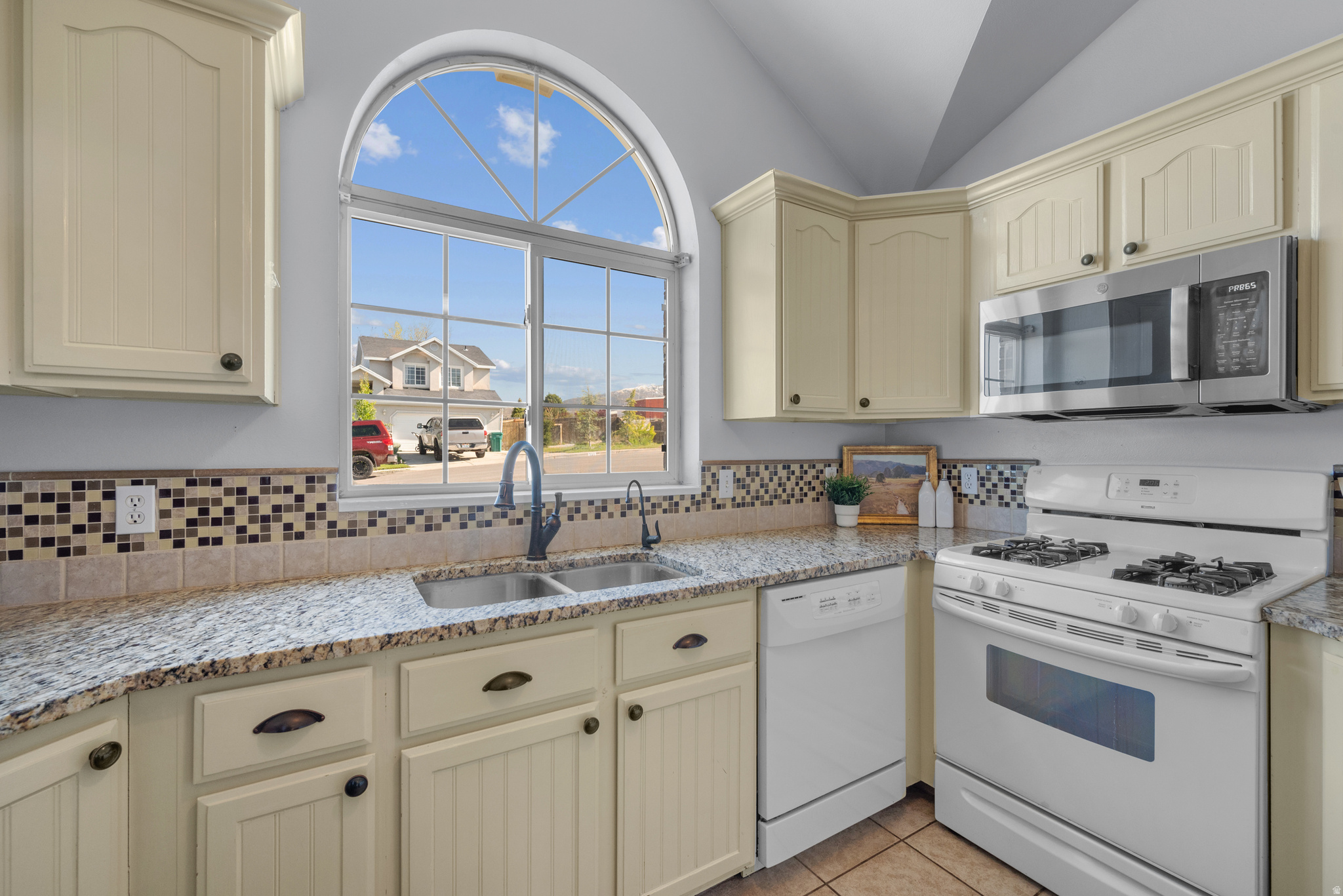RIDGEPOINT ESTATES - Residential