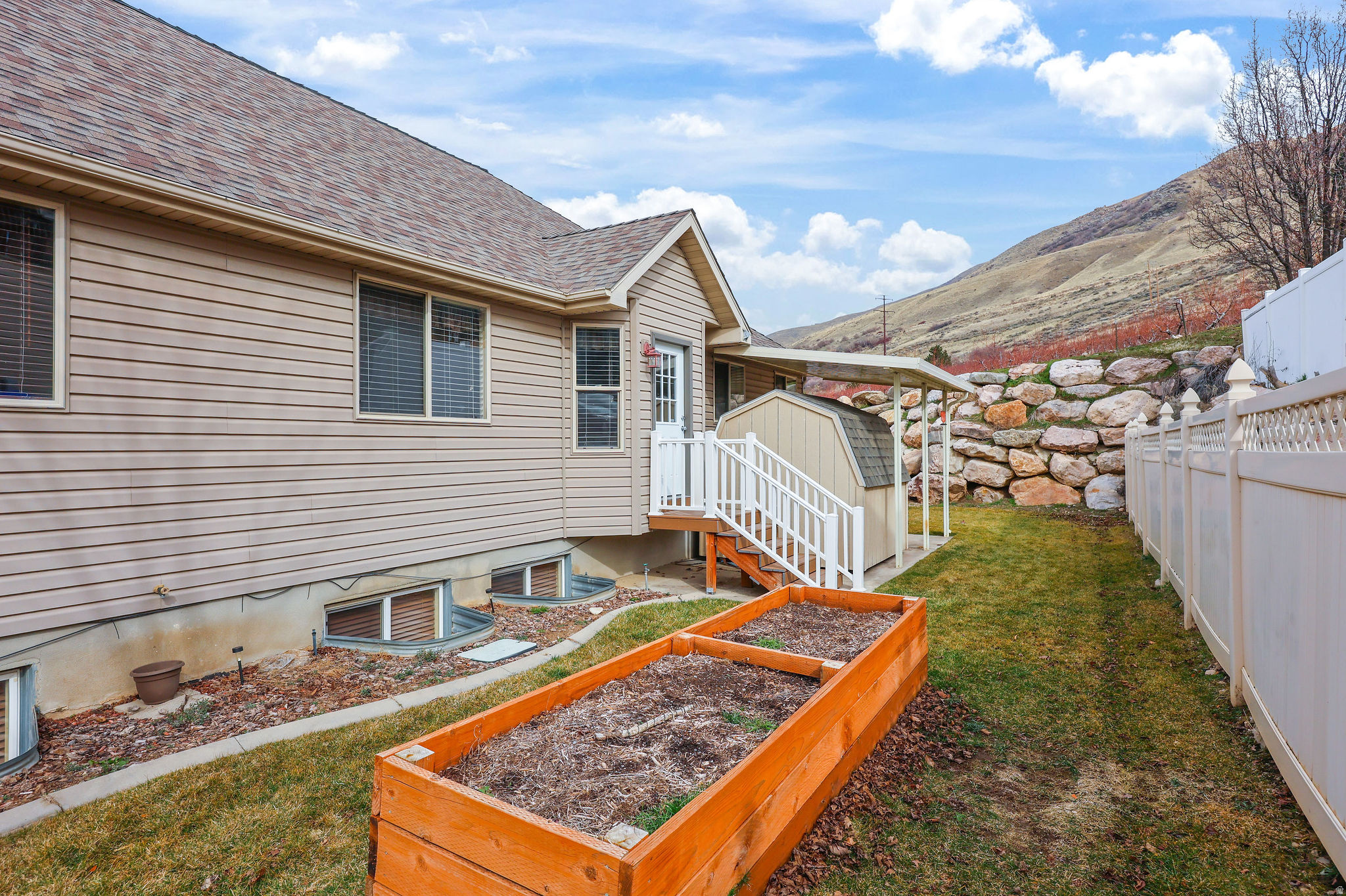 ORCHARD HILLS - Residential