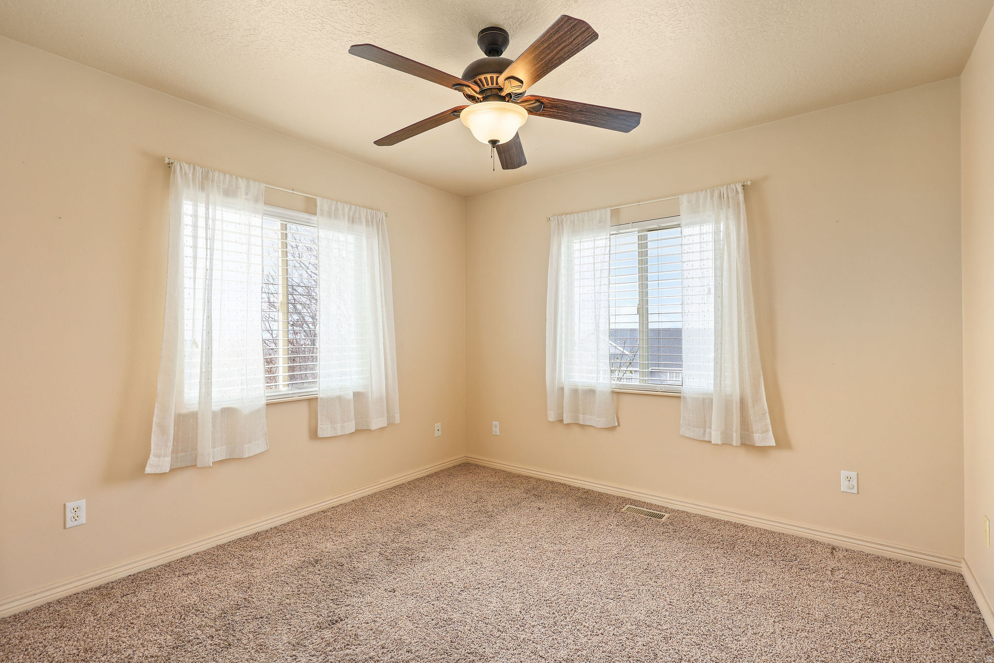 ORCHARD HILLS - Residential