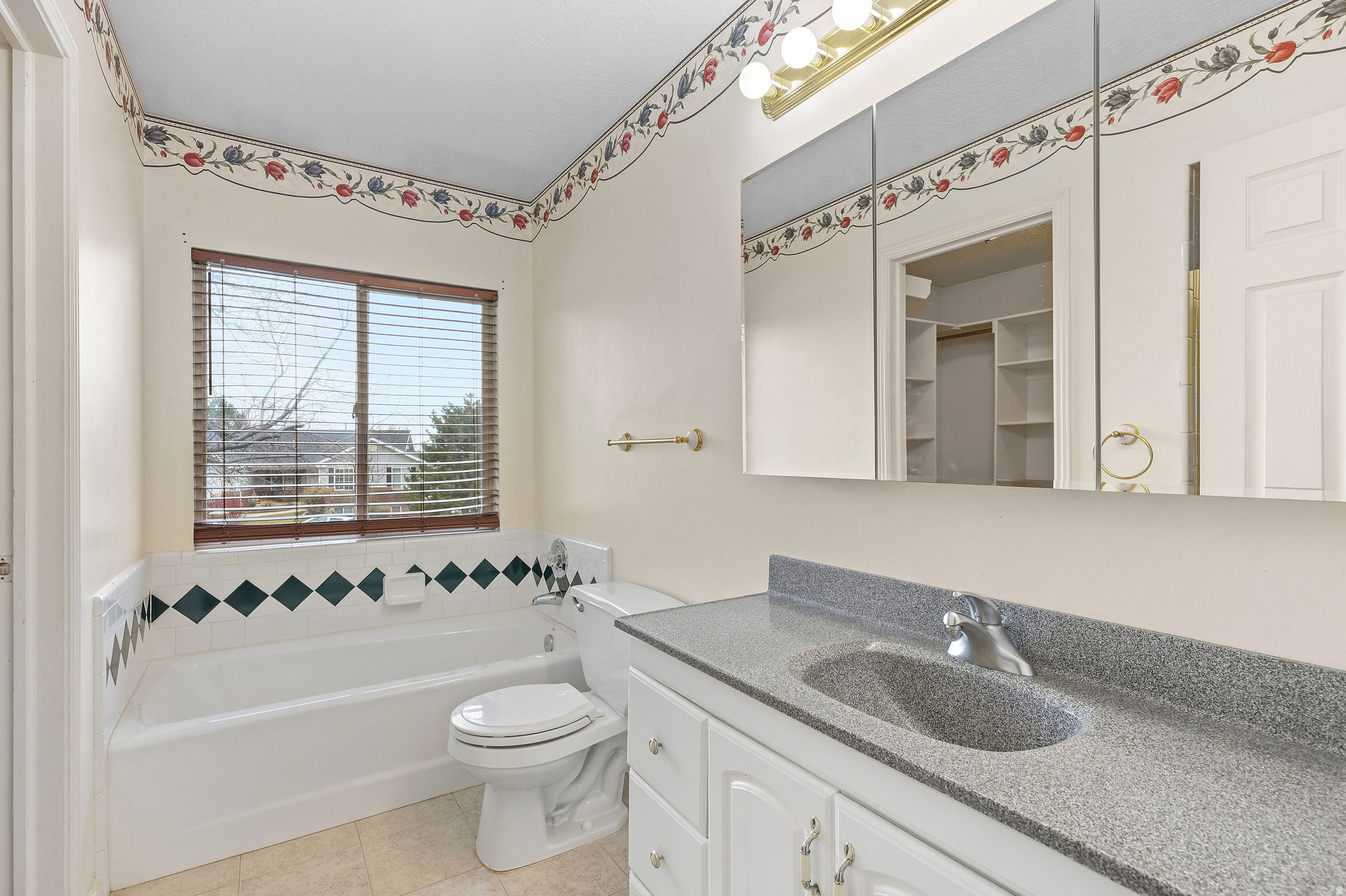 ORCHARD HILLS - Residential