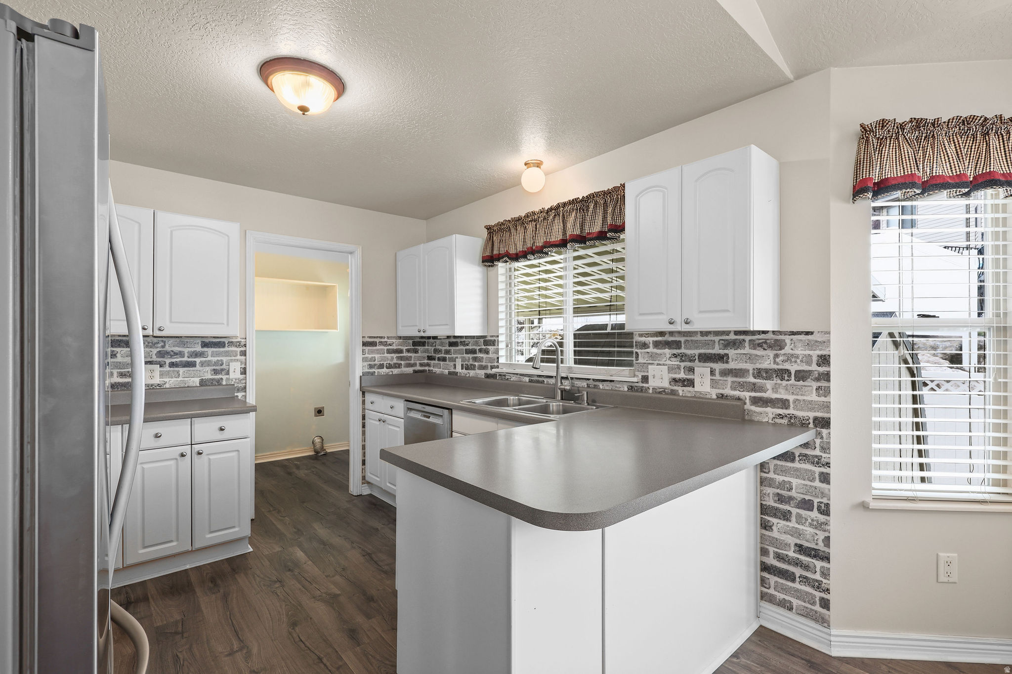 ORCHARD HILLS - Residential