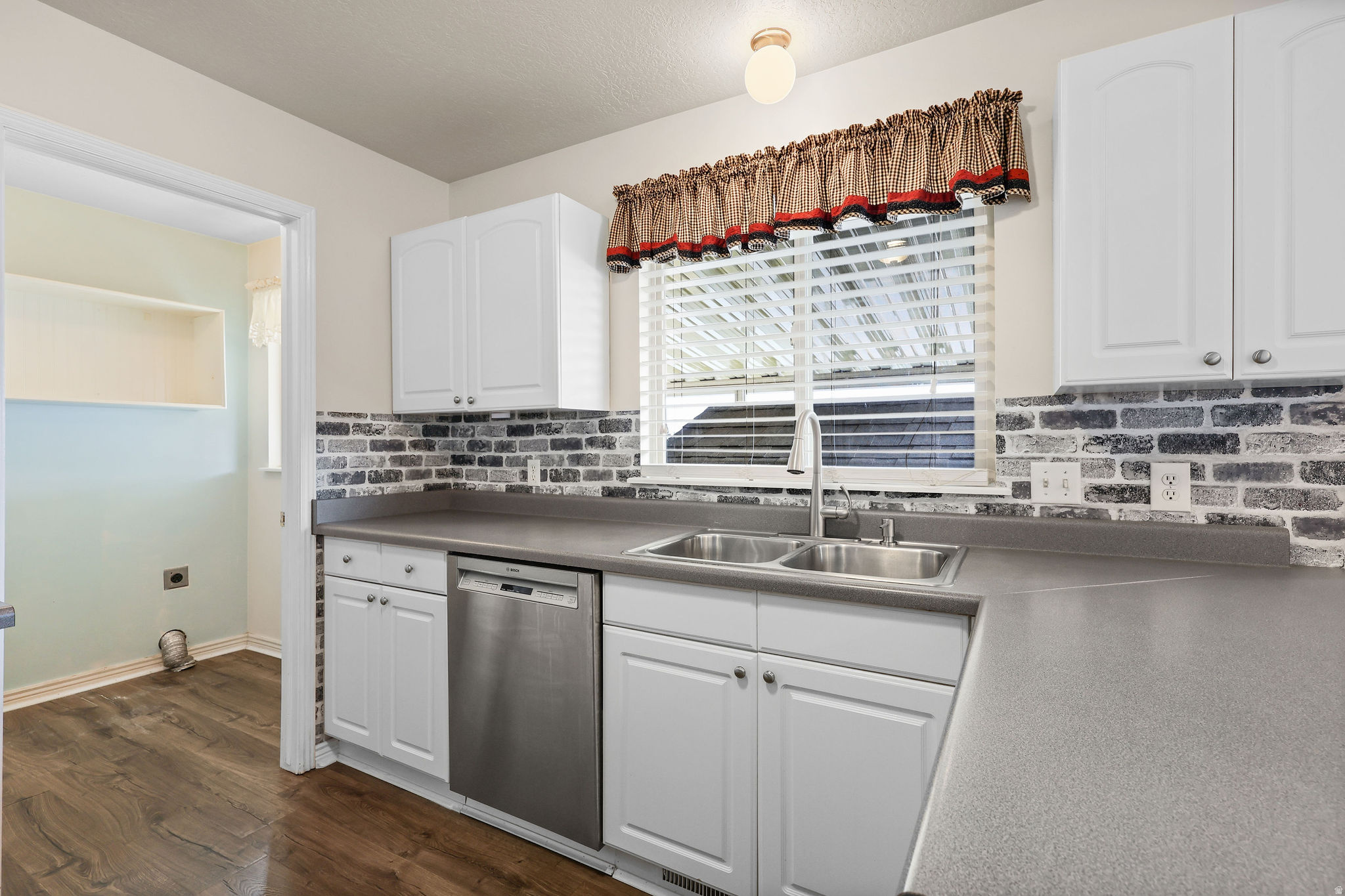 ORCHARD HILLS - Residential