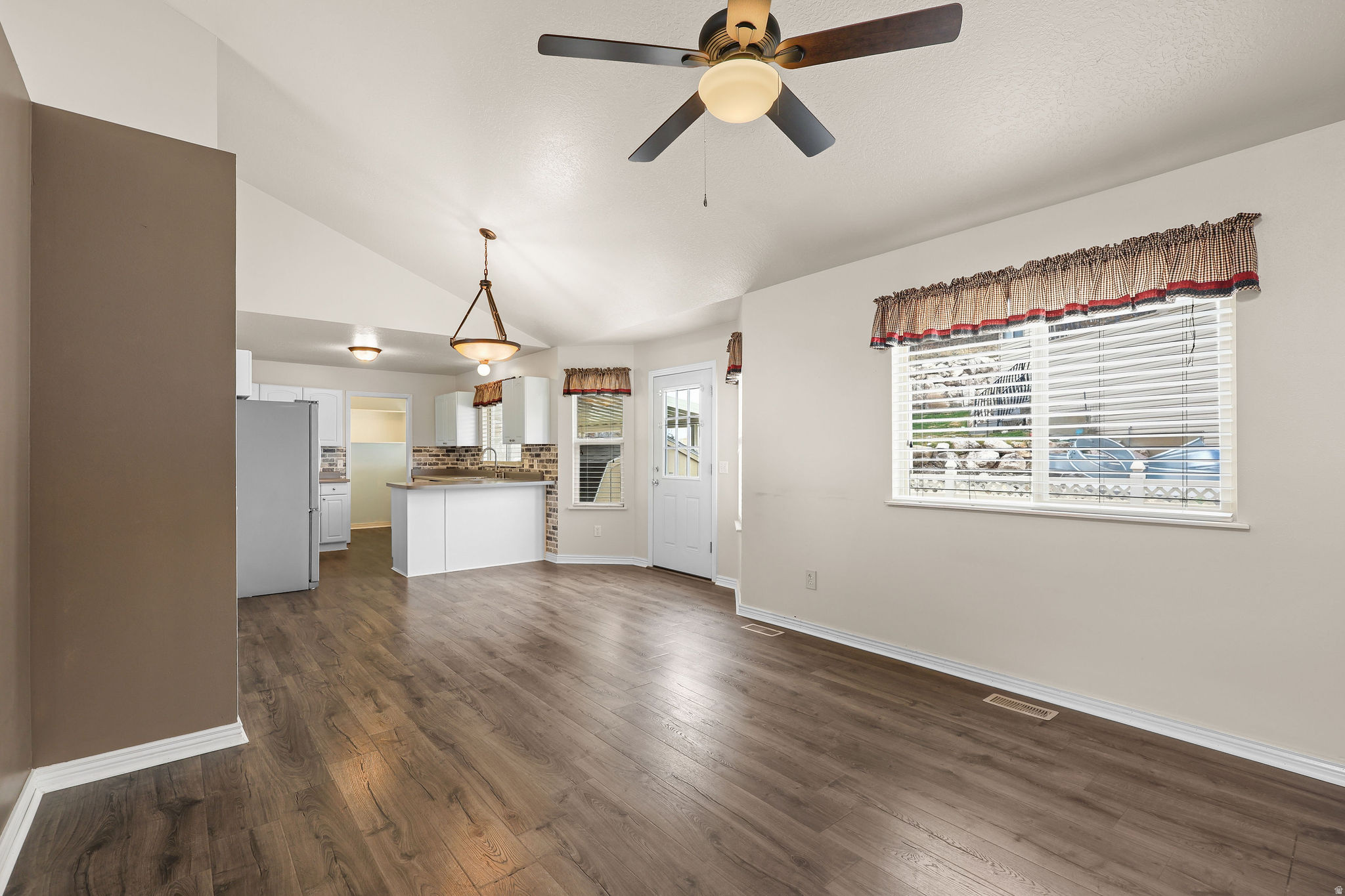 ORCHARD HILLS - Residential