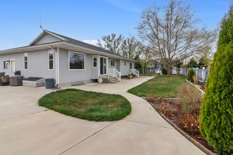 Tiny photo for 1021 E 70 N, American Fork, UT 84003 (MLS # 2148024)