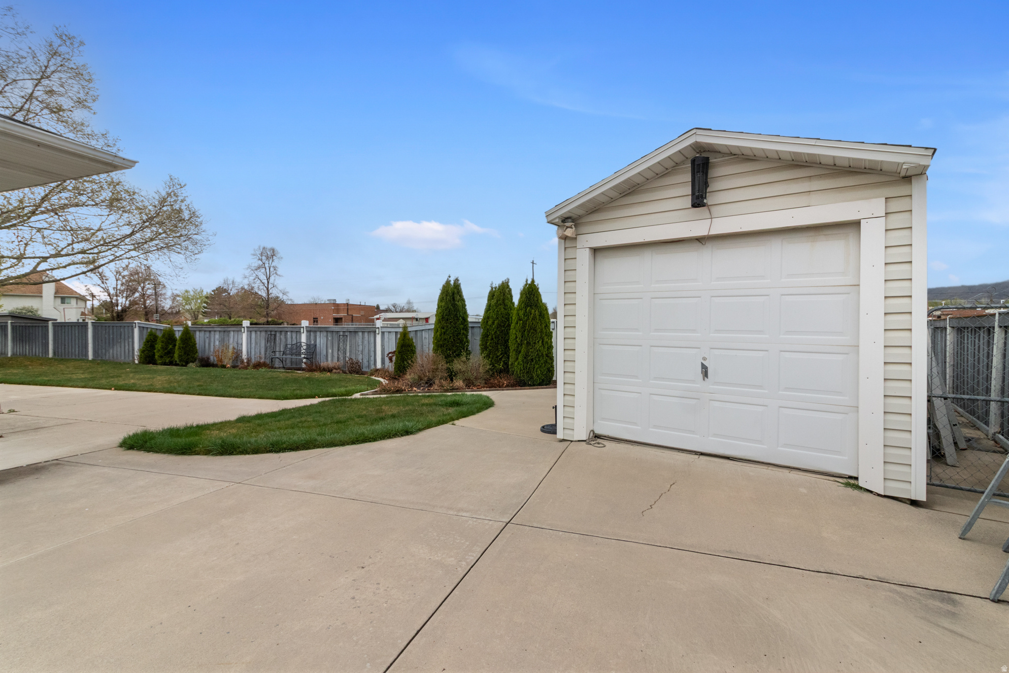 VALLEY EAST - Residential